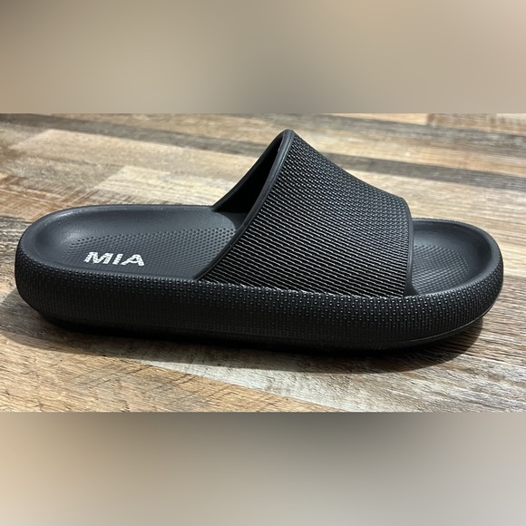 Mia slides, size 7, black - Picture 4 of 4